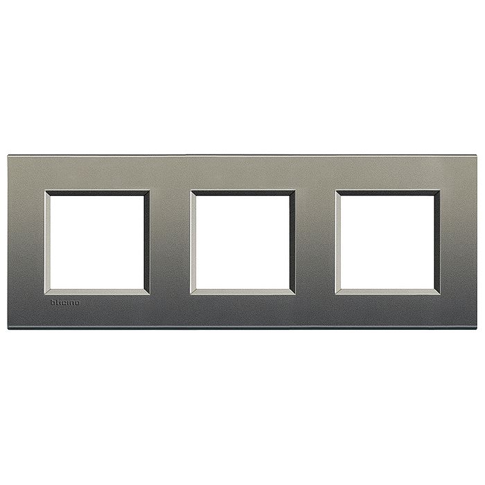 Рамка 3 поста BTicino LIVING LIGHT, горизонтальная, серый шелк, LNA4802M3AE